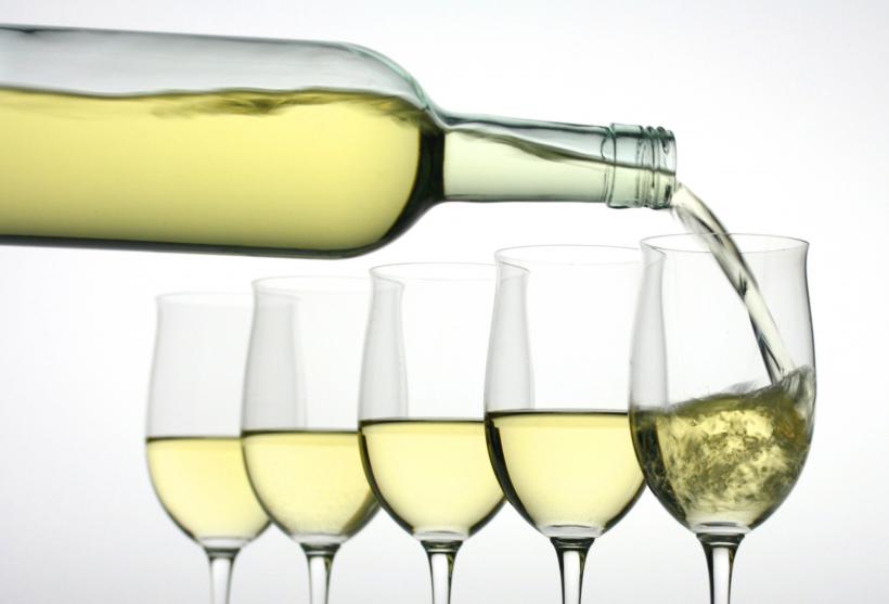 Vinurile moldovenești, preferate de români în locul celor din Franța, Spania sau Portugalia