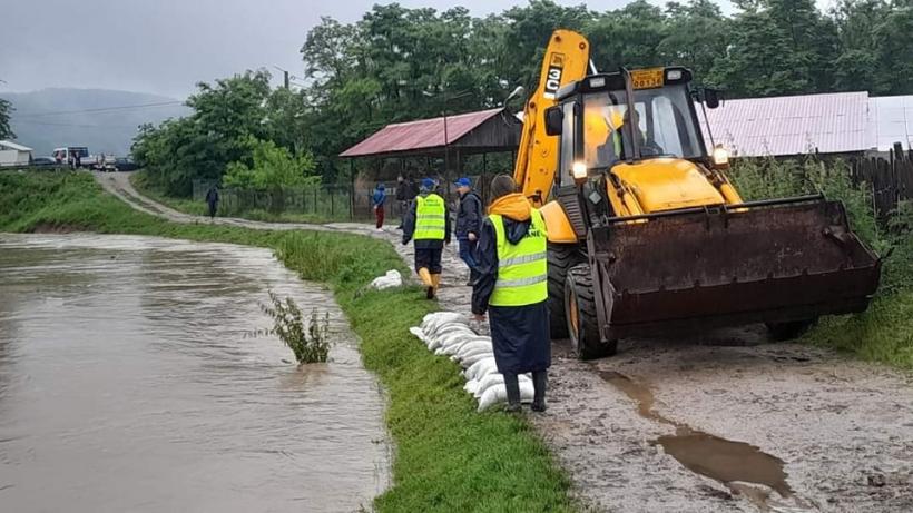 Alertă de Cod roșu de inundații pe râuri din Mehedinți și Dolj