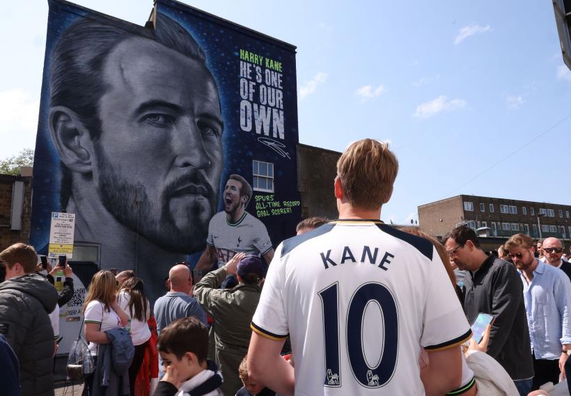 Harry Kane, golgheter all-time, surprize și cadouri pentru coechipierii de la națională 18845123