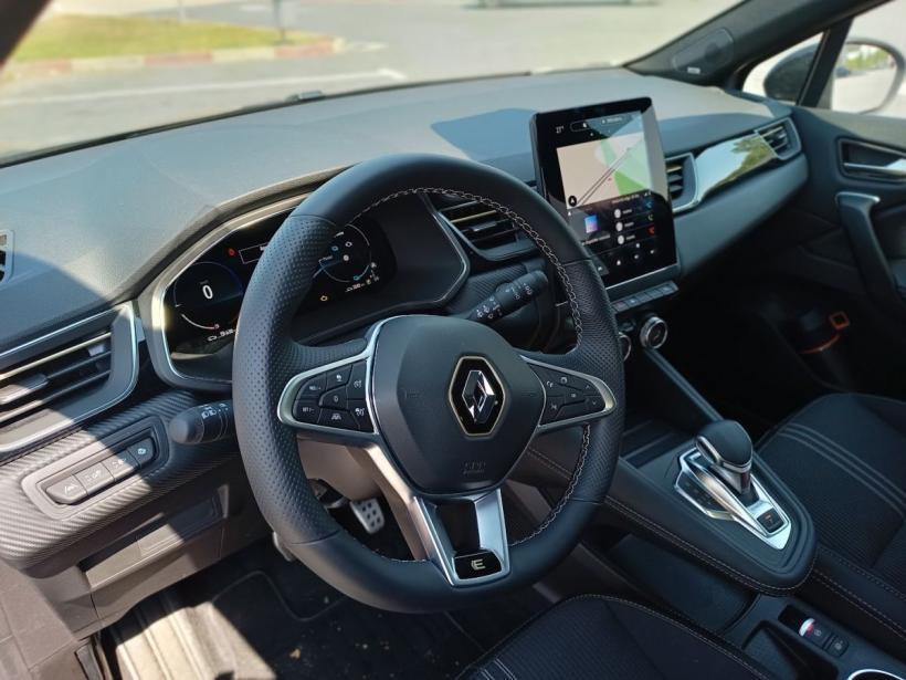 Cât de SUV este Captur hibrid 18844995