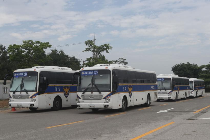 Trei autobuze școlare, implicate într-un accident în Coreea de Sud. Zeci de copii sunt răniți