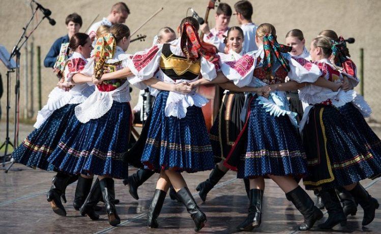 Berlinul va acorda 5,4 milioane de euro pentru etnicii germani din România