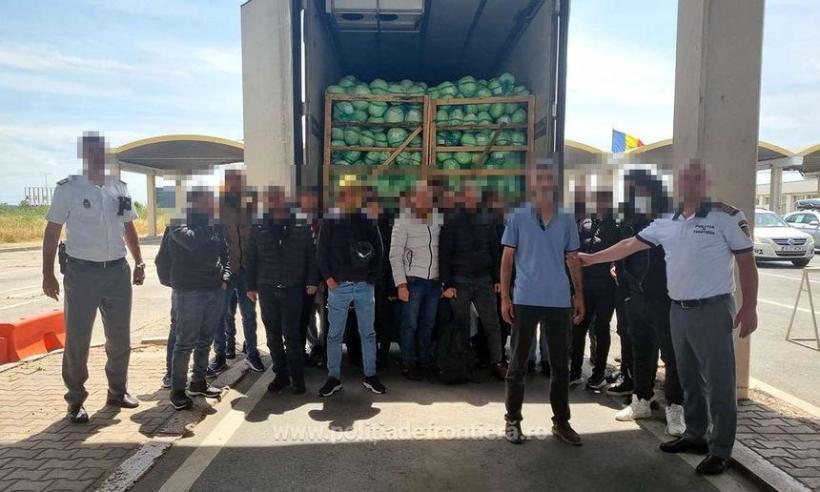Frontiera Giurgiu: 28 de cetățeni sirieni au fost descoperiți într-un camion cu varză 18845343