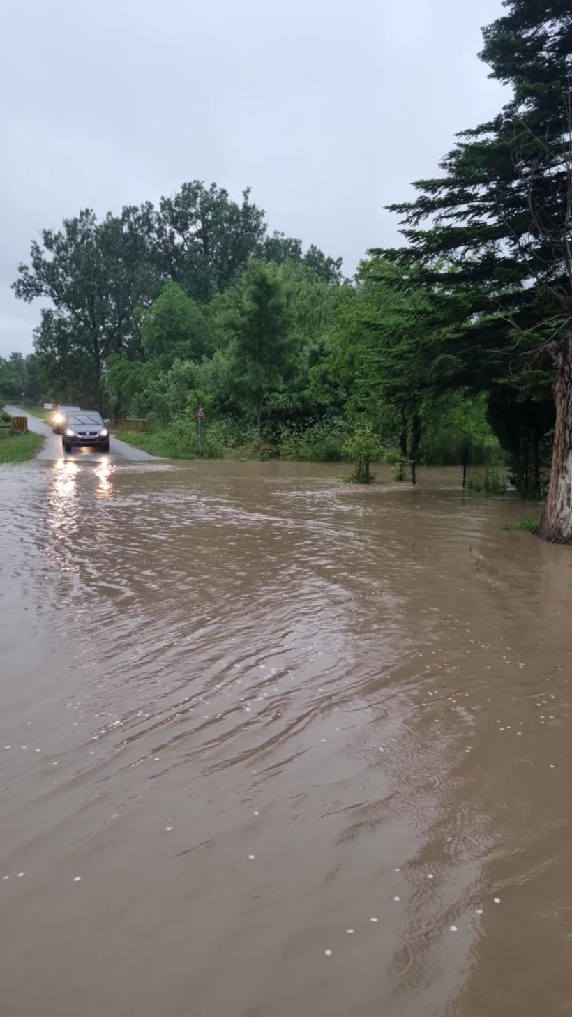 Noi avertismente meteo. Cod portocaliu de inundații în 17 județe. Cod galben în 29 de județe 18845484