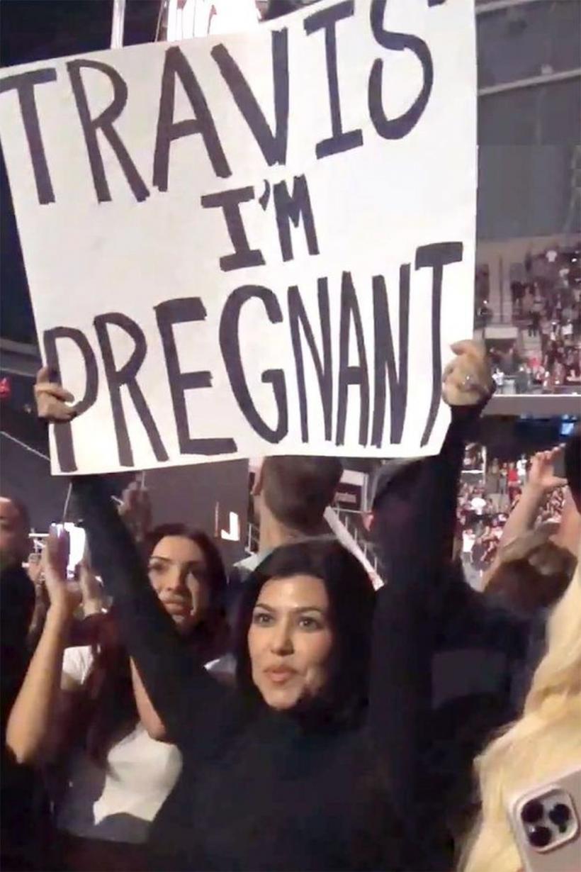 Kourtney Kardashian așteaptă primul ei copil cu Travis Barker. Momentul în care a dat vestea