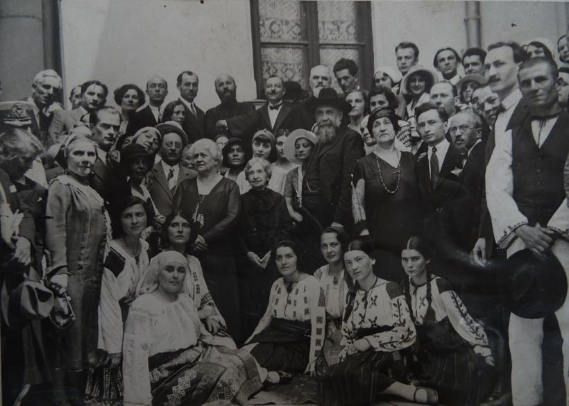 Iorga, genialul cu barbă de boier, pântece boltit și voce pițigăiată. Povestea nefardată a unui creator ciclopic („pe care noi l-am făcut, noi l-am omorât”) 18845523