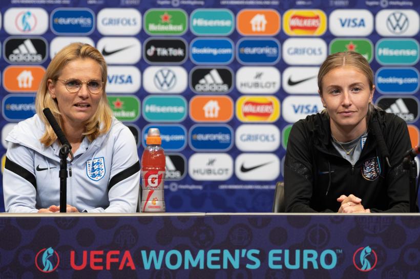 Prințul William, vizită surpriză în cantonamentul naționalei feminine pentru Cupa Mondială 18845973