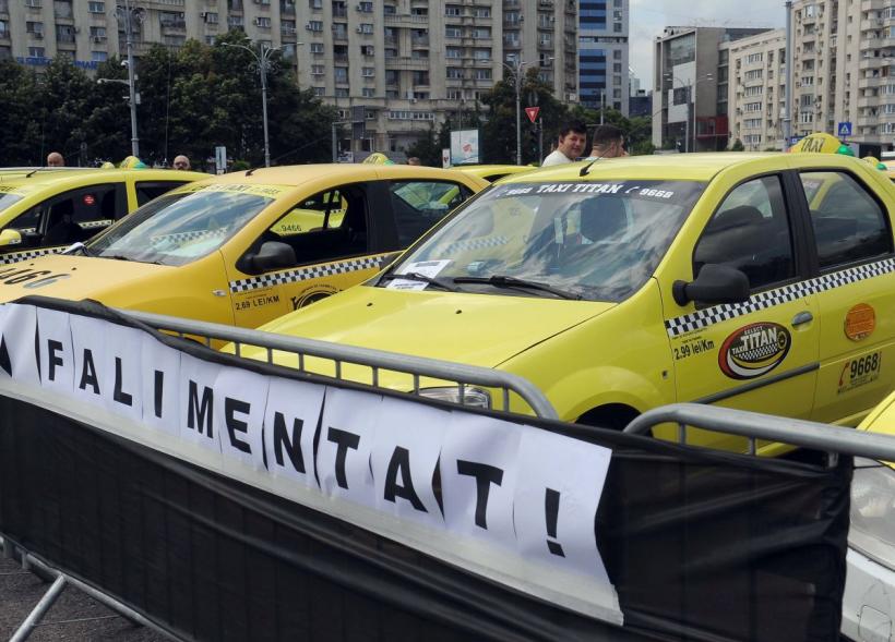 Protest al taximetriștilor în fața Palatului Victoria, împotriva aplicațiilor de ride-sharing gen Uber și Bold 18845910
