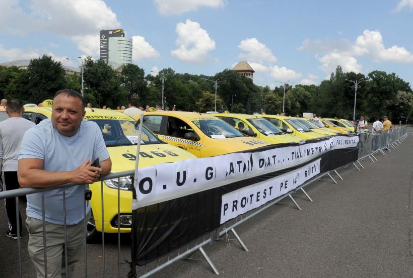 Protest al taximetriștilor în fața Palatului Victoria, împotriva aplicațiilor de ride-sharing gen Uber și Bold 18845911