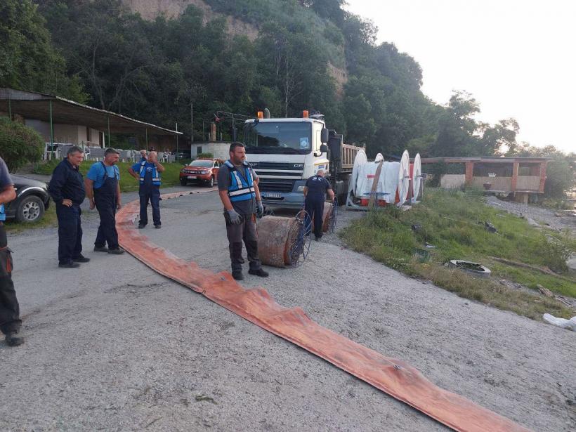 Dezastru ecologic! 35 de tone de petrol s-au scurs în Dunăre și se îndreaptă spre România 18846026