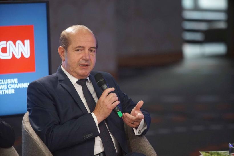 „Cash sau card, maică?” 18845879