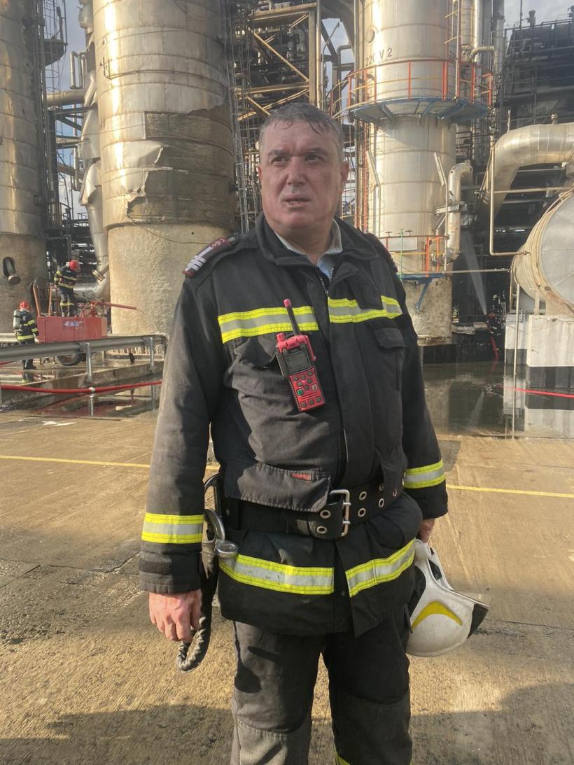 Eroii zilei: și-au lăsat acasă soțiile, copiii, părinții și au venit în sprijin la Petromidia 18846187