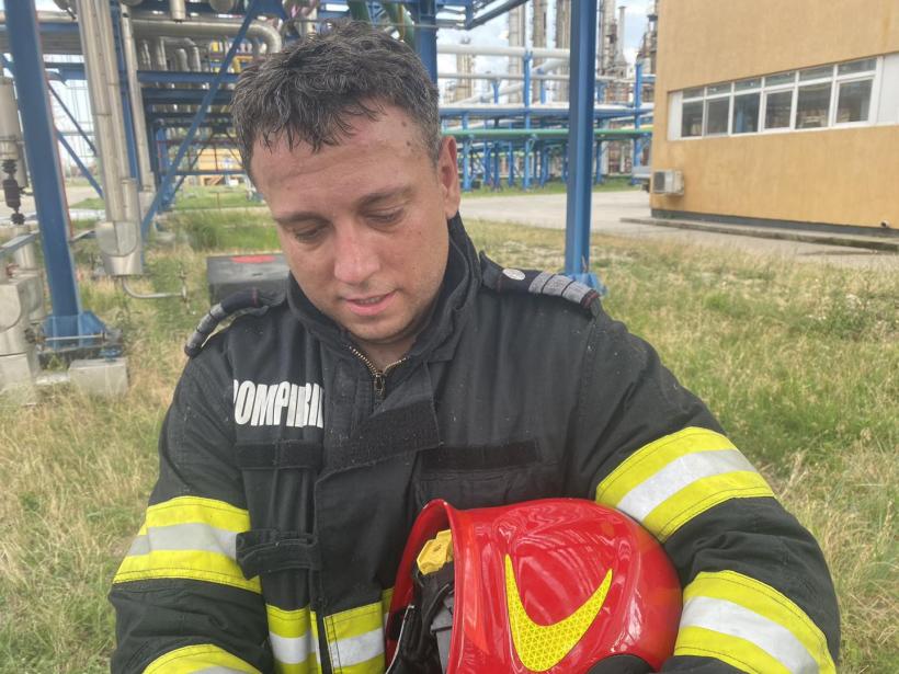 Eroii zilei: și-au lăsat acasă soțiile, copiii, părinții și au venit în sprijin la Petromidia 18846191