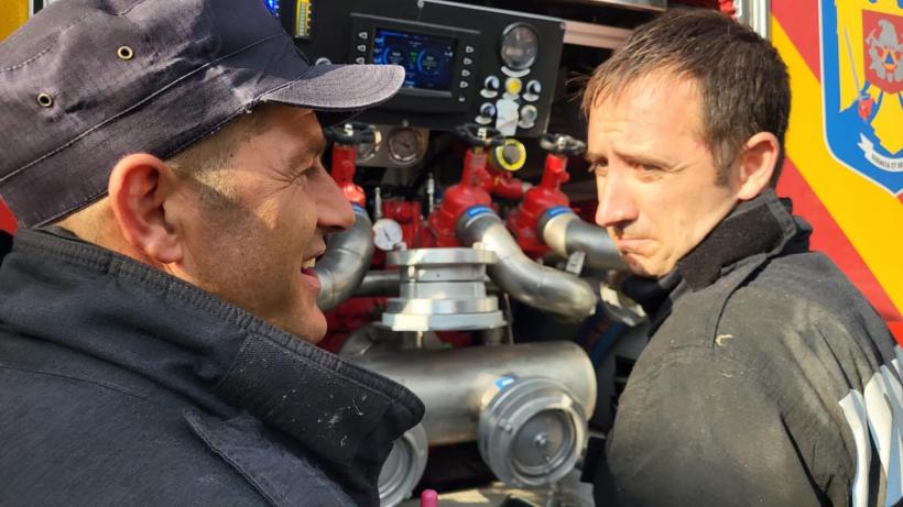 Eroii zilei: și-au lăsat acasă soțiile, copiii, părinții și au venit în sprijin la Petromidia 18846197