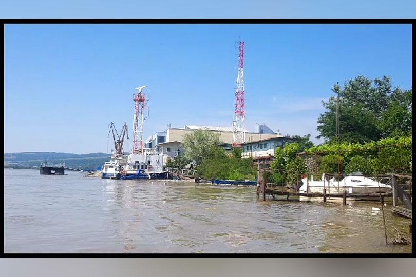 Unda de poluare formată anterior pe Dunăre în zona Cělarevo (Serbia) a fost stopată înainte de a ajunge la granița României 18846292