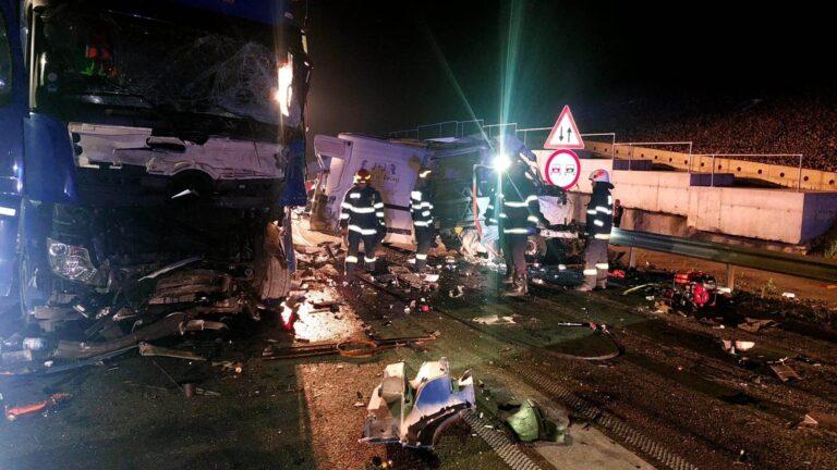 Accident teribil cu doi morți, la Sibiu, produs de un tânăr de 22 de ani, fără permis 