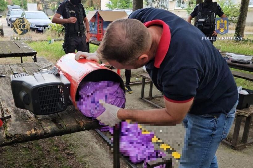 Droguri, transportate din Spania într-un compresor, descoperite de polițiștii din Timișoara 18846603