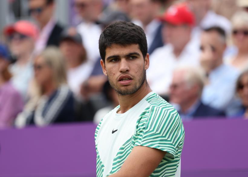 Carlos Alcaraz își adjudecă în premieră titlul la Queen's Club și revine pe prima poziție în clasament 18846877