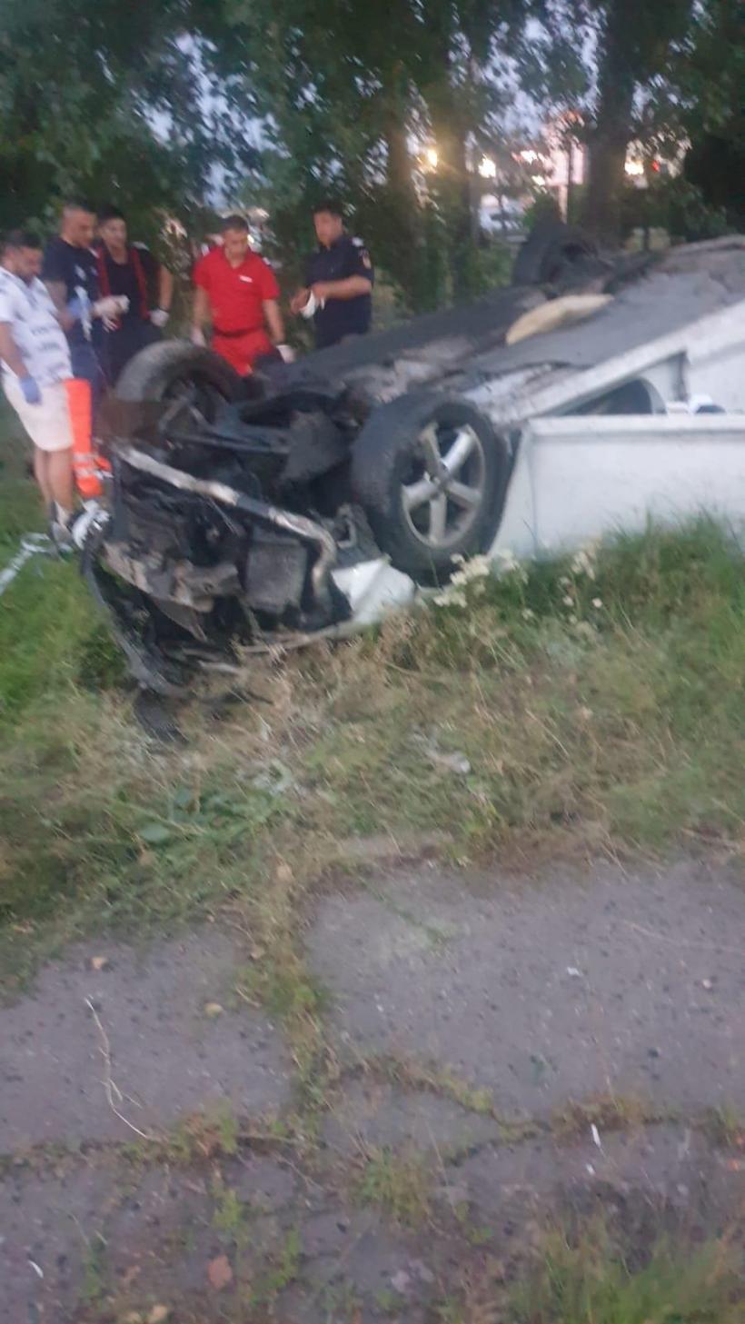 Cascadorie mortală în Buzău: Un bărbat și-a pierdut viața după ce a lovit mai multe mașini parcate 18846775