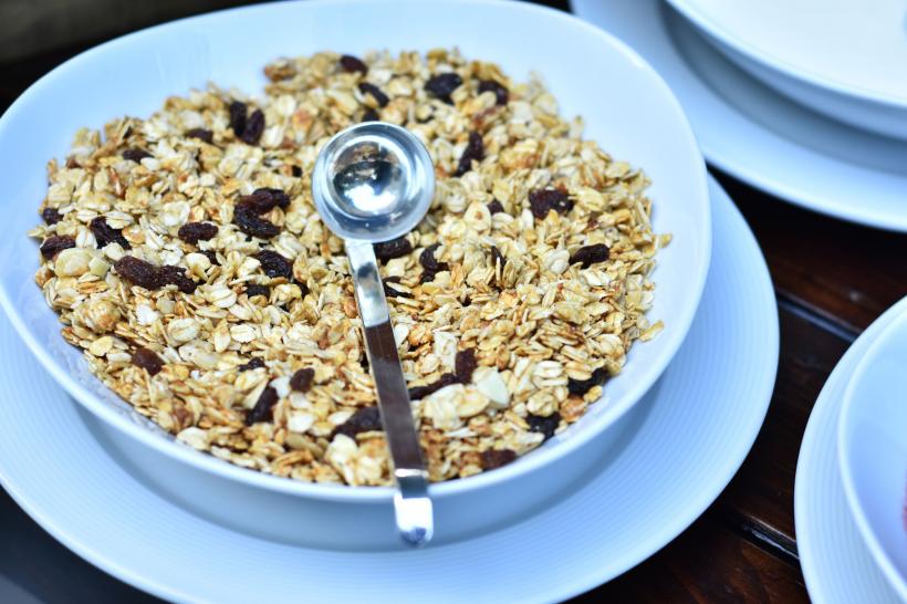 Granola cu miere: Micul dejun gustos și sănătos 18846779