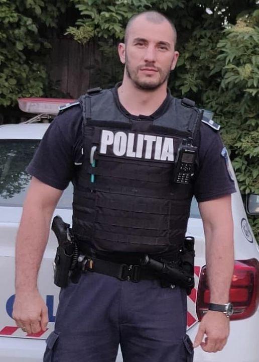 De ziua lui, un polițist a salvat un om utilizând metoda Heimlich 18846790