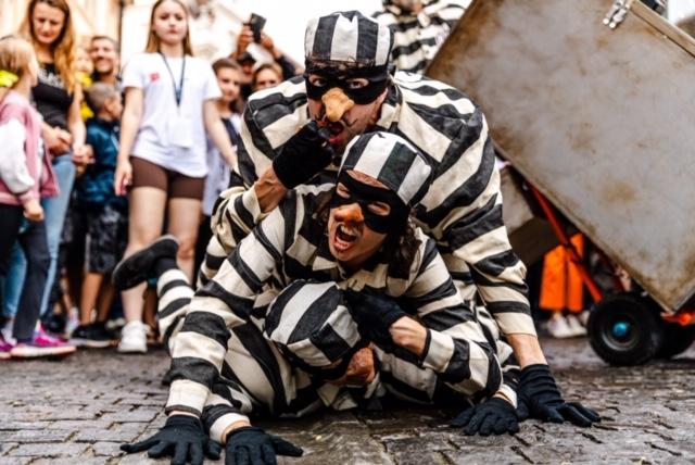 Prima zi de FITS a debutat în forță, cu invitați speciali și spectacole de neuitat! 18846850