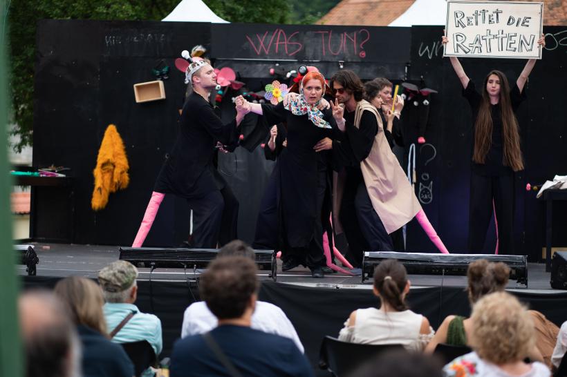 Prima zi de FITS a debutat în forță, cu invitați speciali și spectacole de neuitat! 18846854