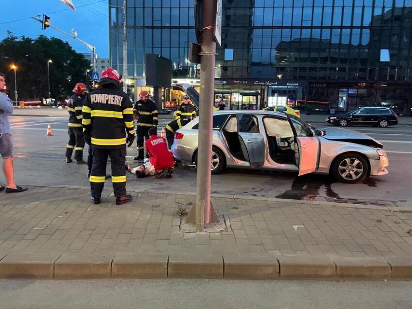 Șase răniți într-un accident groaznic pe un bulevard din Iași 18846785