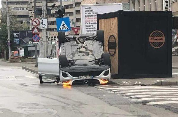 Șase răniți într-un accident groaznic pe un bulevard din Iași