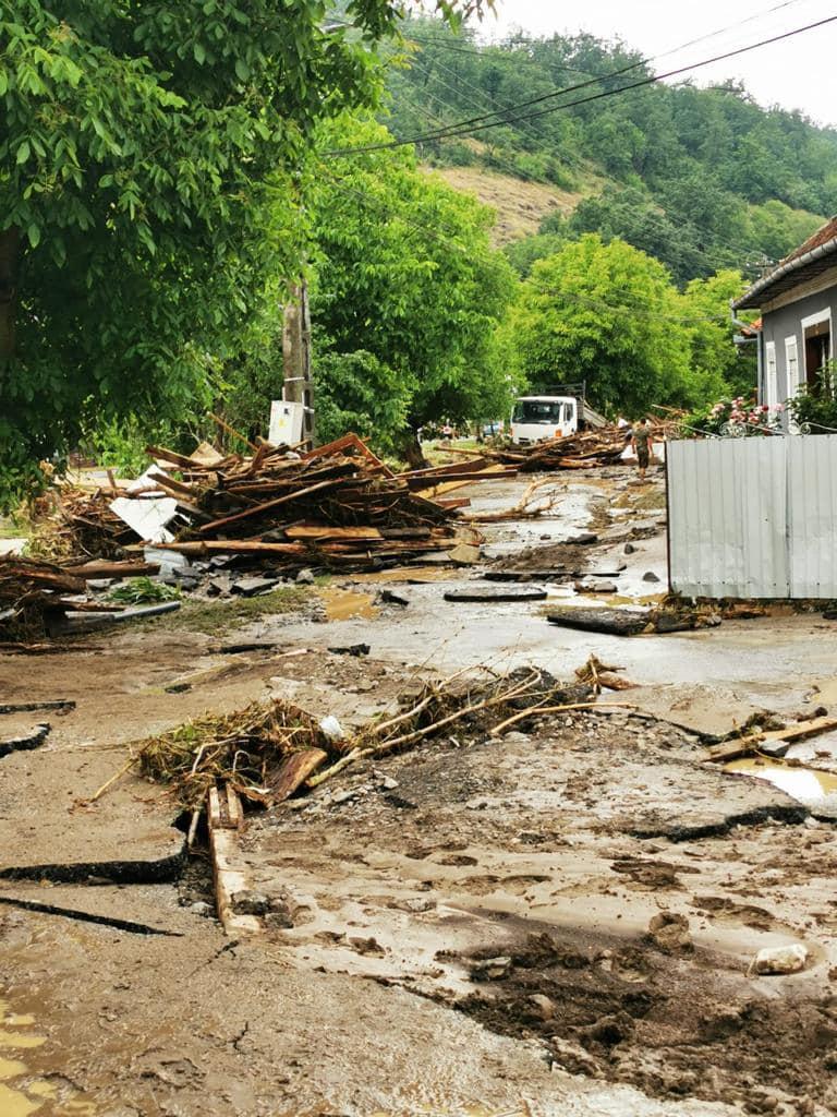 Torentele au făcut prăpăd! Inundații în 21 de județe și București 18846900