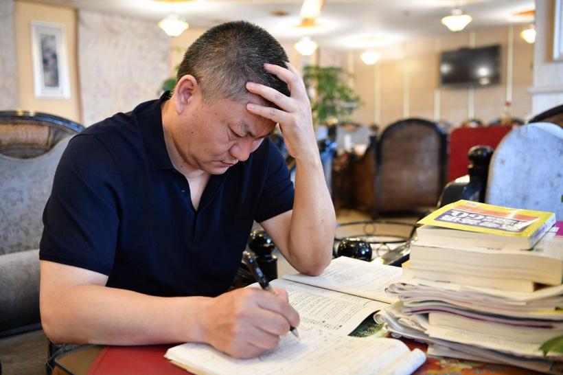 Un milionar perseverent: A picat pentru a 27-a oară admiterea la universitate! 18846917