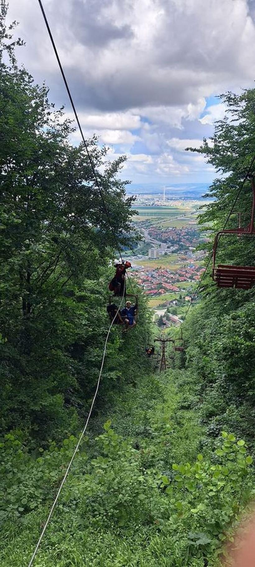 Salvamont: 40 de persoane rămase blocate în telescaunul Bunloc 18846987