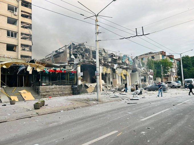 Rusia a atacat cu rachete o zonă de restaurante din Kramatorsk, Ucraina