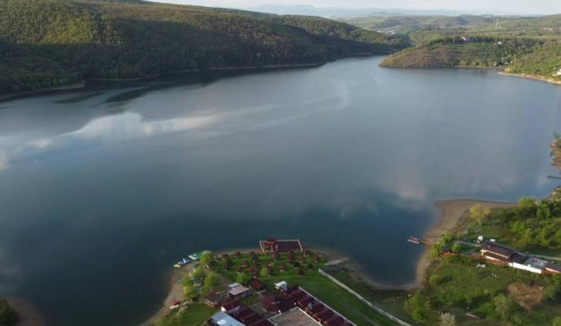 Un lac din România crește rapid. Pericol pentru localnici 18847191