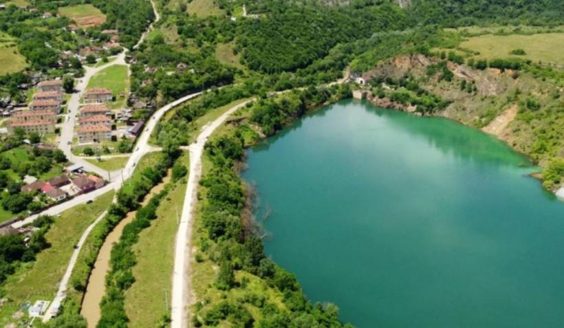 Un lac din România crește rapid. Pericol pentru localnici