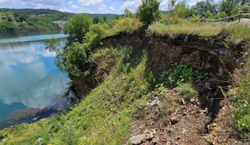 Un lac din România crește rapid. Pericol pentru localnici 18847194