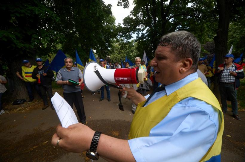 Statul a reinventat munca patriotică. Deficitul cronic de personal din sectorul bugetar va duce la noi revolte 18847050