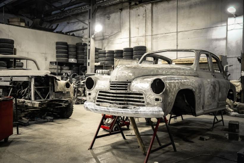 Restaurarea unei mașini retro – 4 piese esențiale