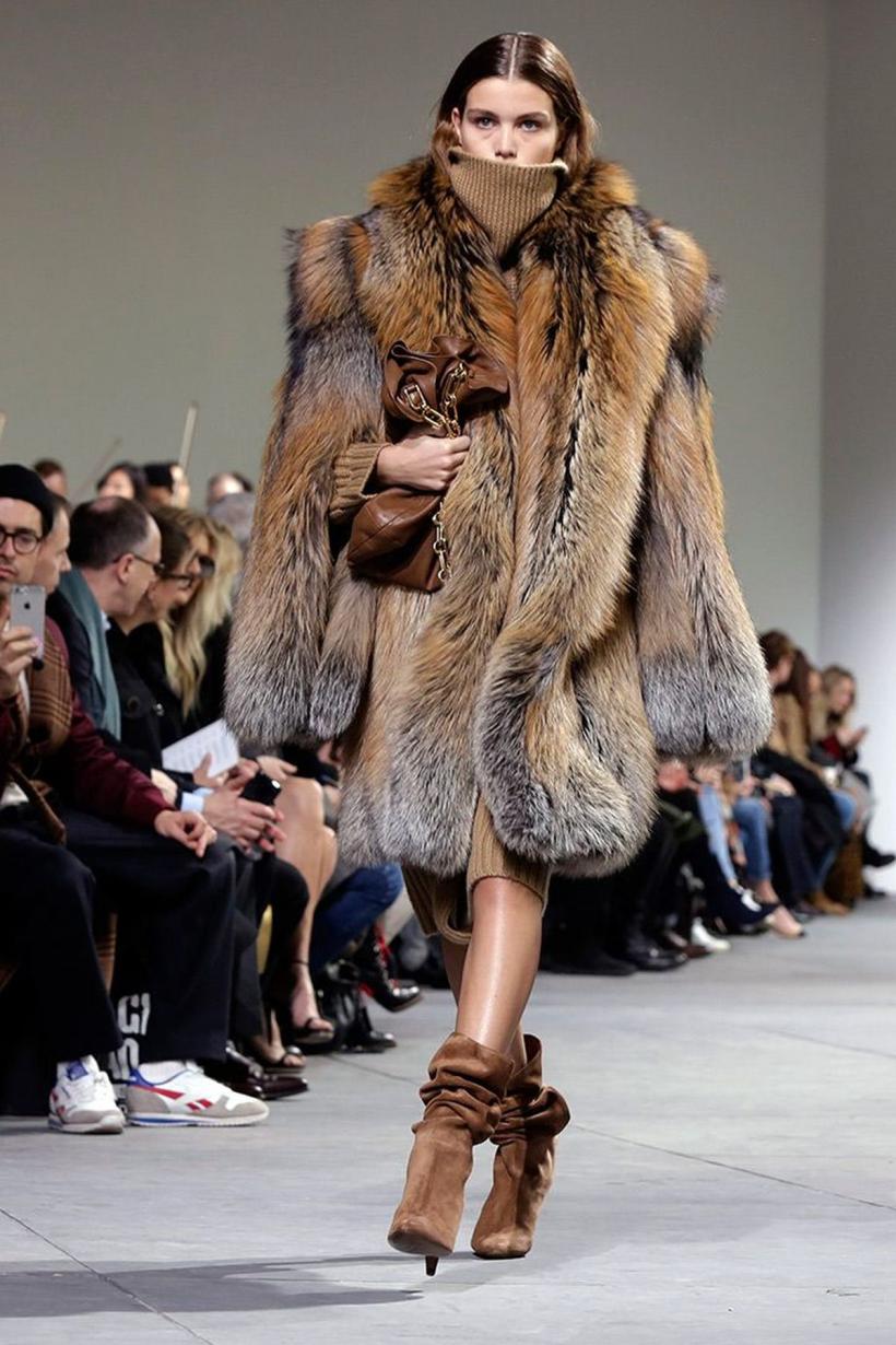 Scandalul interzicerii fermelor de blană 18846998