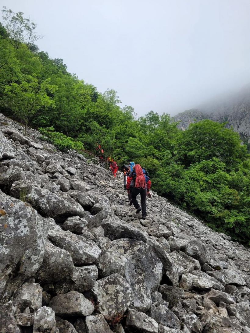 Trei turiști belgieni, blocați în zona Acele Cleopatrei din Munții Făgăraș