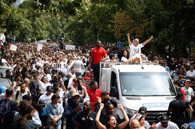 Sute de persoane, arestate în revoltele din Franța 18847705