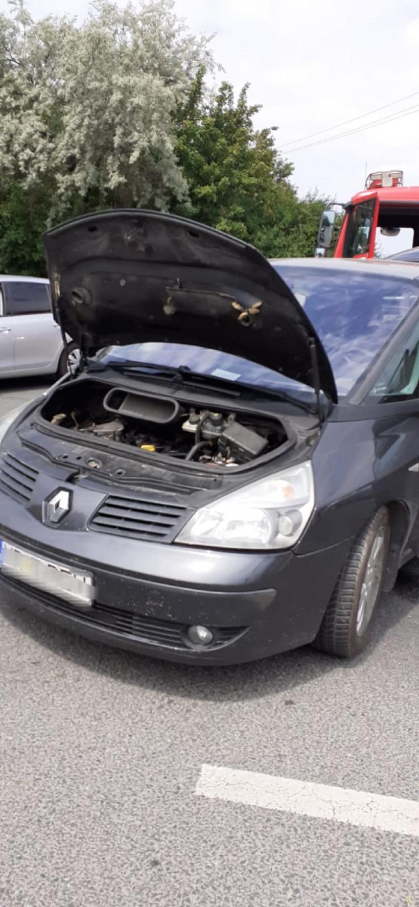 Traficul din sudul litoralului, paralizat de două accidente 18848011