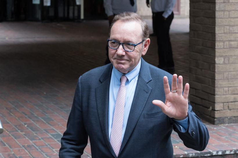 Celebrul actor Kevin Spacey, acuzat că este un „prădător” sexual 18848283