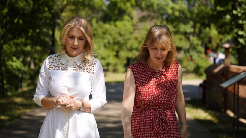 INTERVIU EVENIMENT - E.S. Dna. Kathleen Ann Kavalec, noul Ambasador al SUA în Romania, în dialog cu Alessandra Stoicescu, de Ziua Națională a SUA, la Observator, Antena 1, în această seară, ora 19:00 18848336