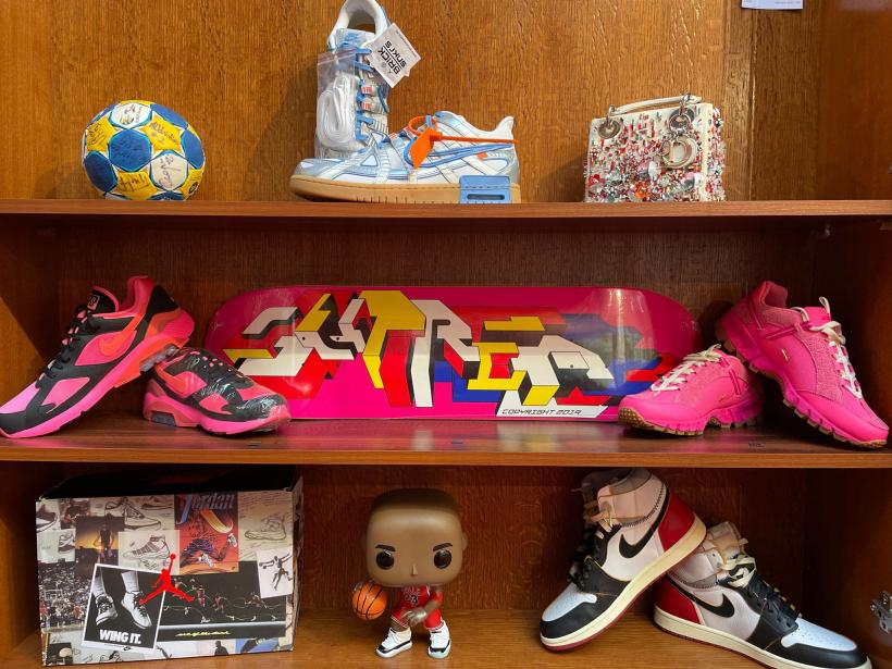 Prima licitație de sneakers din România 18848449