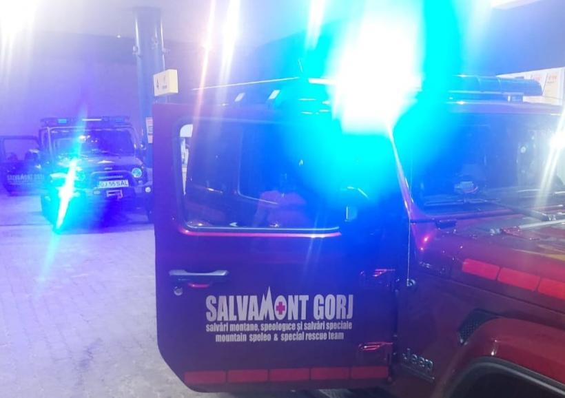 Alertă Salvamont: Peste 110 mașini și 200 de persoane ar fi blocate pe drumul spre Herculane 18848427