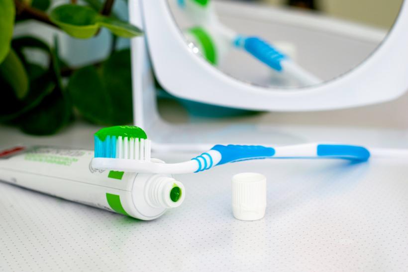 5 criterii importante pentru alegerea pastei de dinți potrivite pentru tine