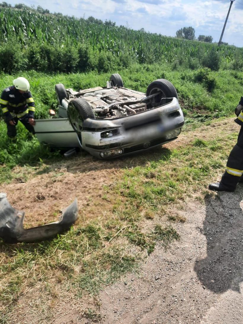O femeie și trei copii, răniți în urma unui accident în Arad