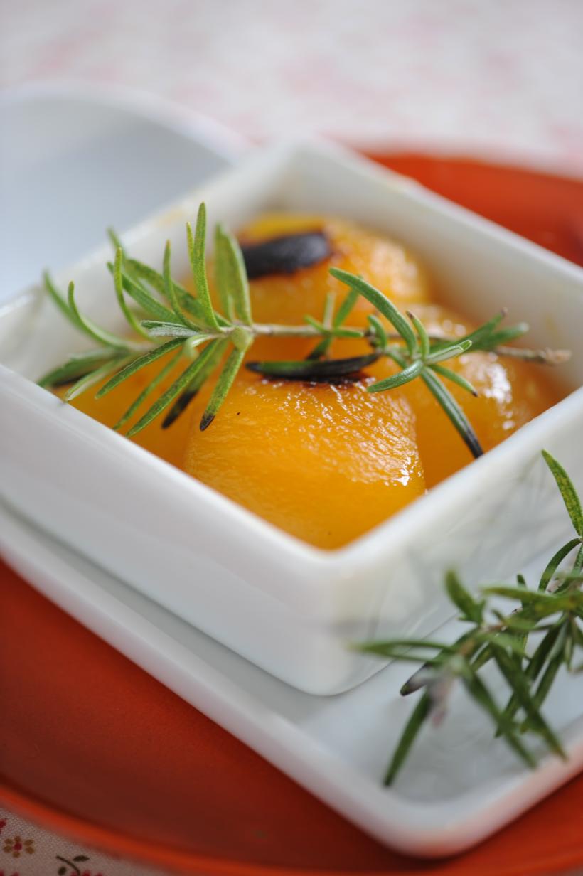 Caise în rețete delicioase: Amaretti, Fruktsoppa sau Gomboți 18849076