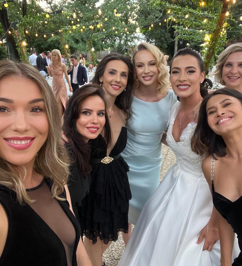 Cătălina Ponor a îmbrăcat rochia de mireasă! Campioana a ajuns într-o caleaşcă la nunta de poveste cu Bogdan Jianu 18849175